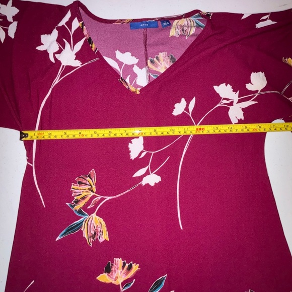 Apt. 9 Maroon Floral V-Neck Blouse - Picture 3 of 8